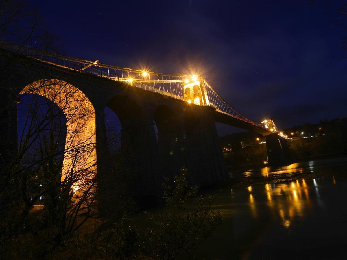 Ynys Faelog Cottage Menai Bridge Bagian luar foto