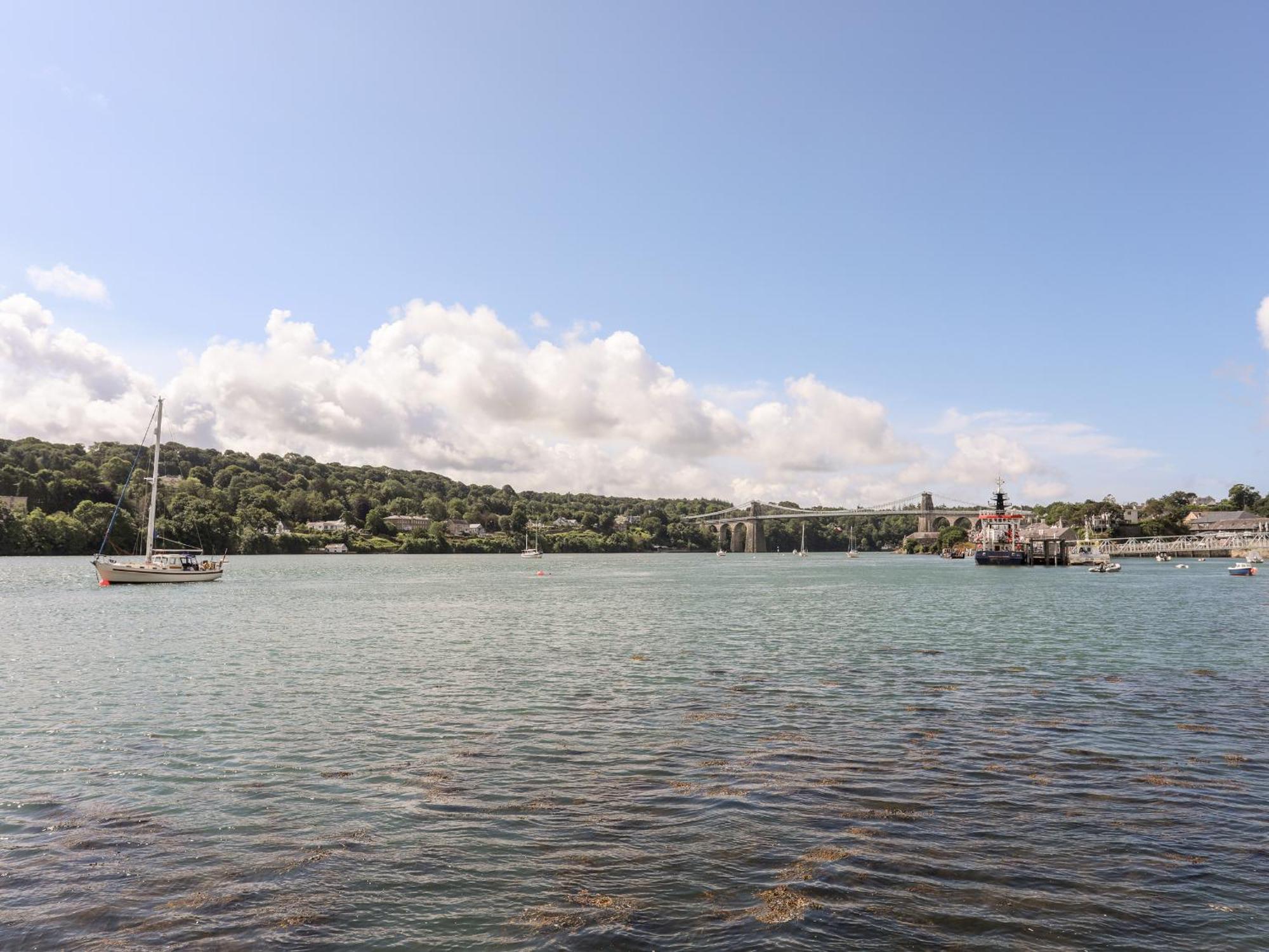 Ynys Faelog Cottage Menai Bridge Bagian luar foto
