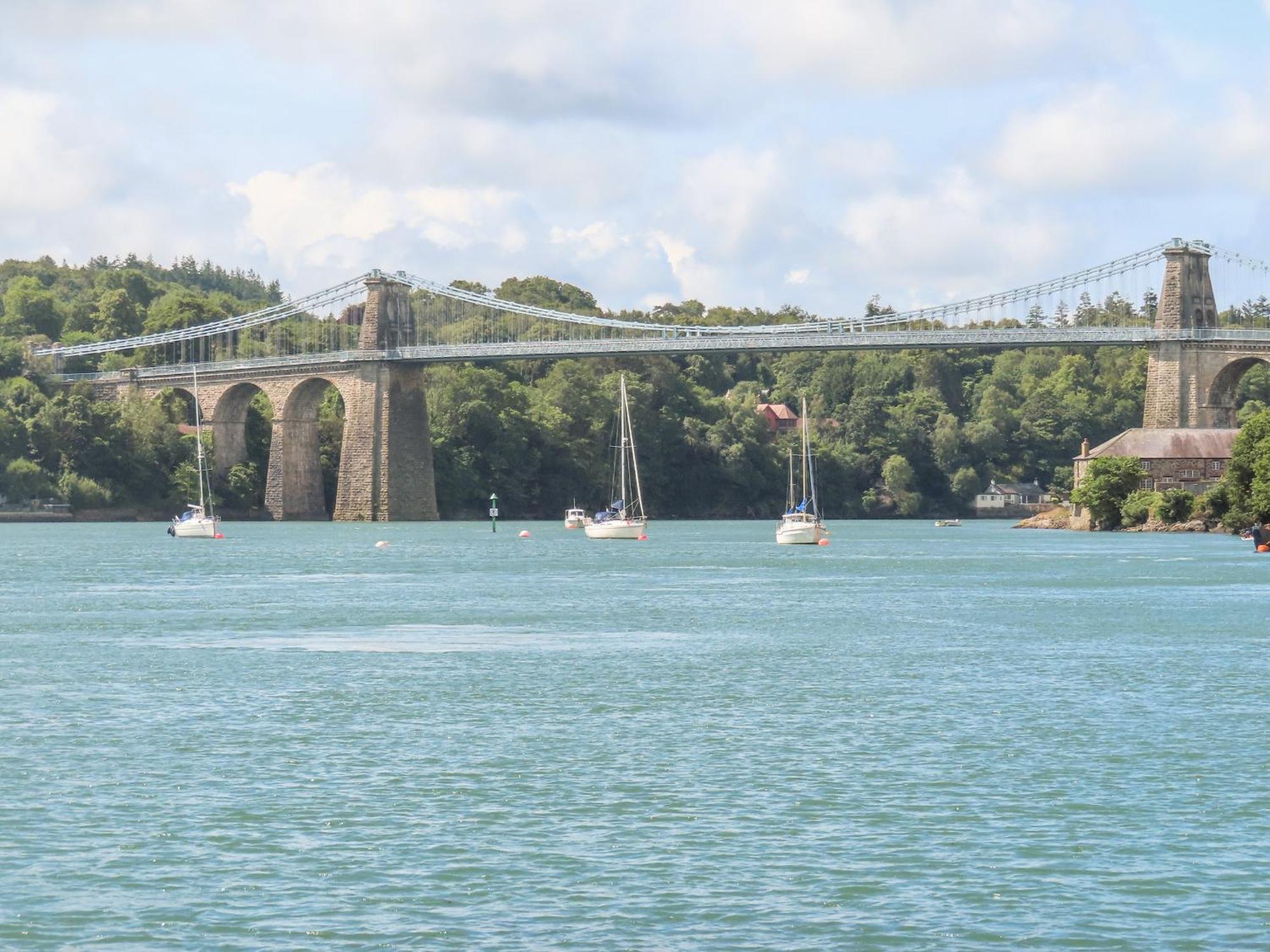 Ynys Faelog Cottage Menai Bridge Bagian luar foto